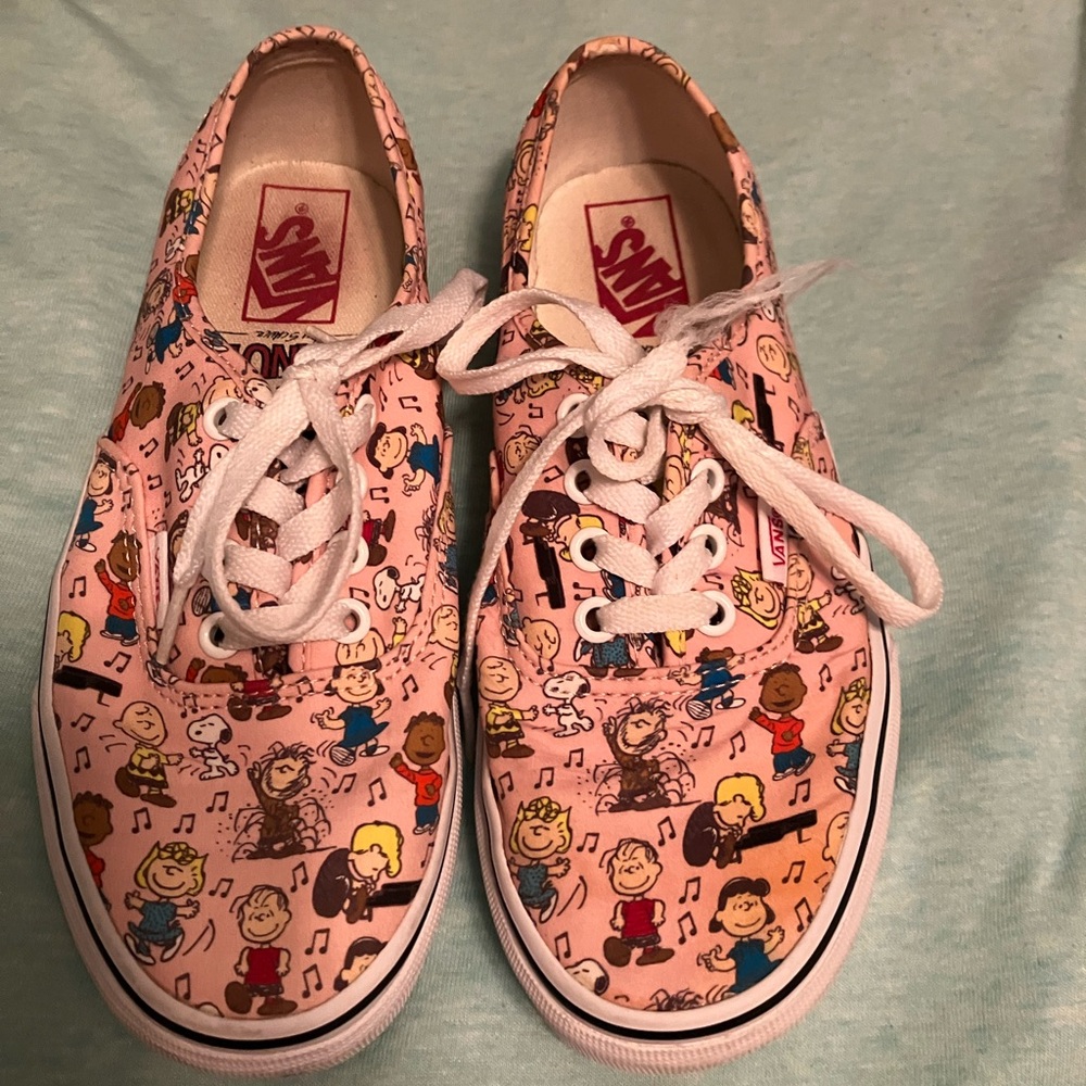VANS Snoopy/Charlie Brown Pink Sneakers Sz 6.5 Women’s/5 Men’s